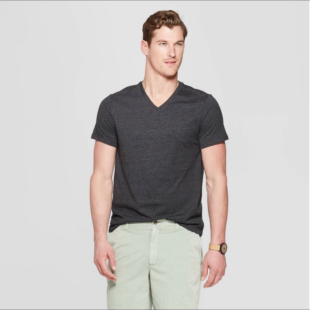 Men’s Every Wear Short Sleeve V-Neck T-Shirt – Goodfellow & Co Railroad Gray Siz